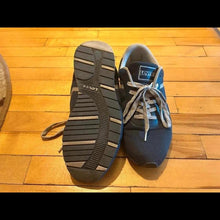Load image into Gallery viewer, Levis fashion sneakers
