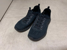 Load image into Gallery viewer, Men walking sneakers with soft sole
