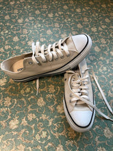 Load image into Gallery viewer, Copy of Converse low trainers for casual usage (2)
