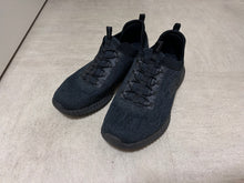 Load image into Gallery viewer, Mens trainers. Slip-on technology
