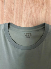 Load image into Gallery viewer, Copy of Men t-shirt uniqlo UT VW

