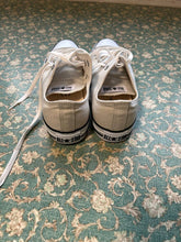 Load image into Gallery viewer, Copy of Converse low trainers for casual usage
