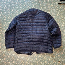 Load image into Gallery viewer, Men down sport jacket ultra light. Color Blue. Japan
