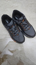 Load image into Gallery viewer, Women tracking boots

