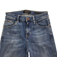 Load image into Gallery viewer, Guess jeans vintage skinny faded blue stretched sexy curve size 6-8 women&#39;s

