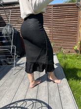 Load image into Gallery viewer, COS Size 38 Uk10 Black Glitter Sparkly Lined Pencil Skirt
